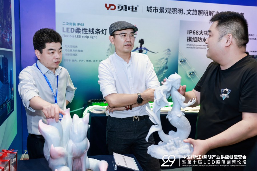 175151217115216026AC.jpg 096A6823-opq3763167033.jpg