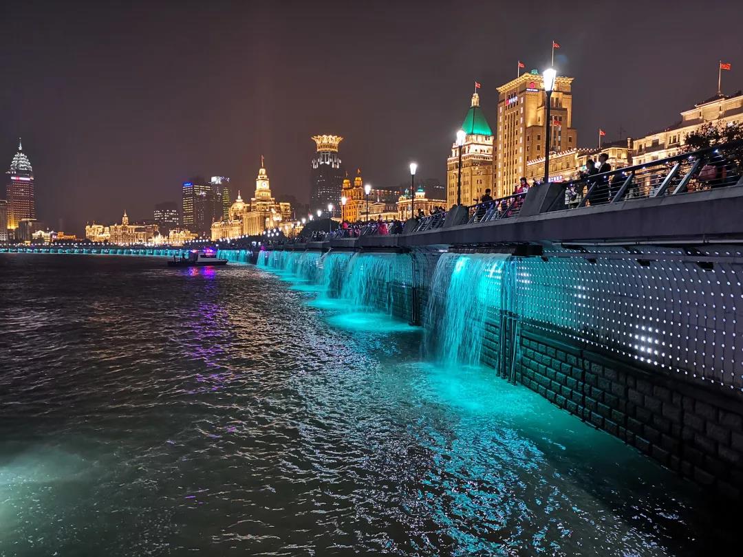 “上?！げ灰沟木省?，看進博會如何打造黃浦江水中的高防水性照明！